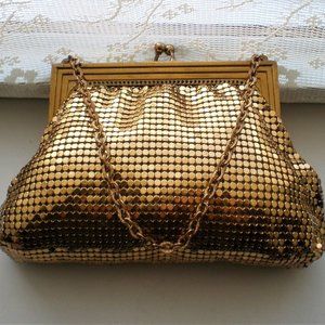 Vintage Whiting & Davis Gold Mesh Handbag Evening Bag Make Up Purse Snap Closure
